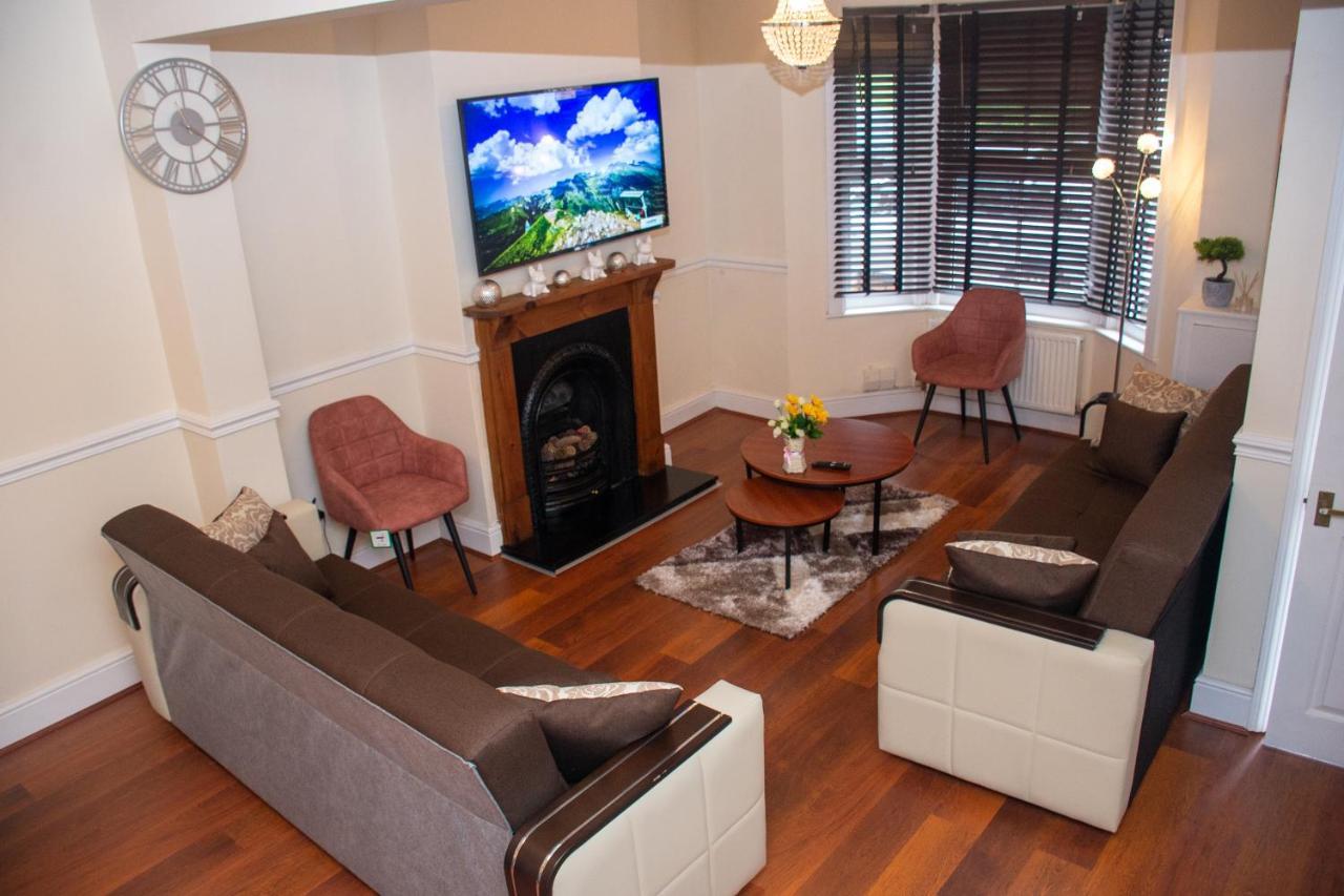 Royale Green View House- Free Parking, Wifi, Perfect For Contractors And Holiday Northampton Kültér fotó
