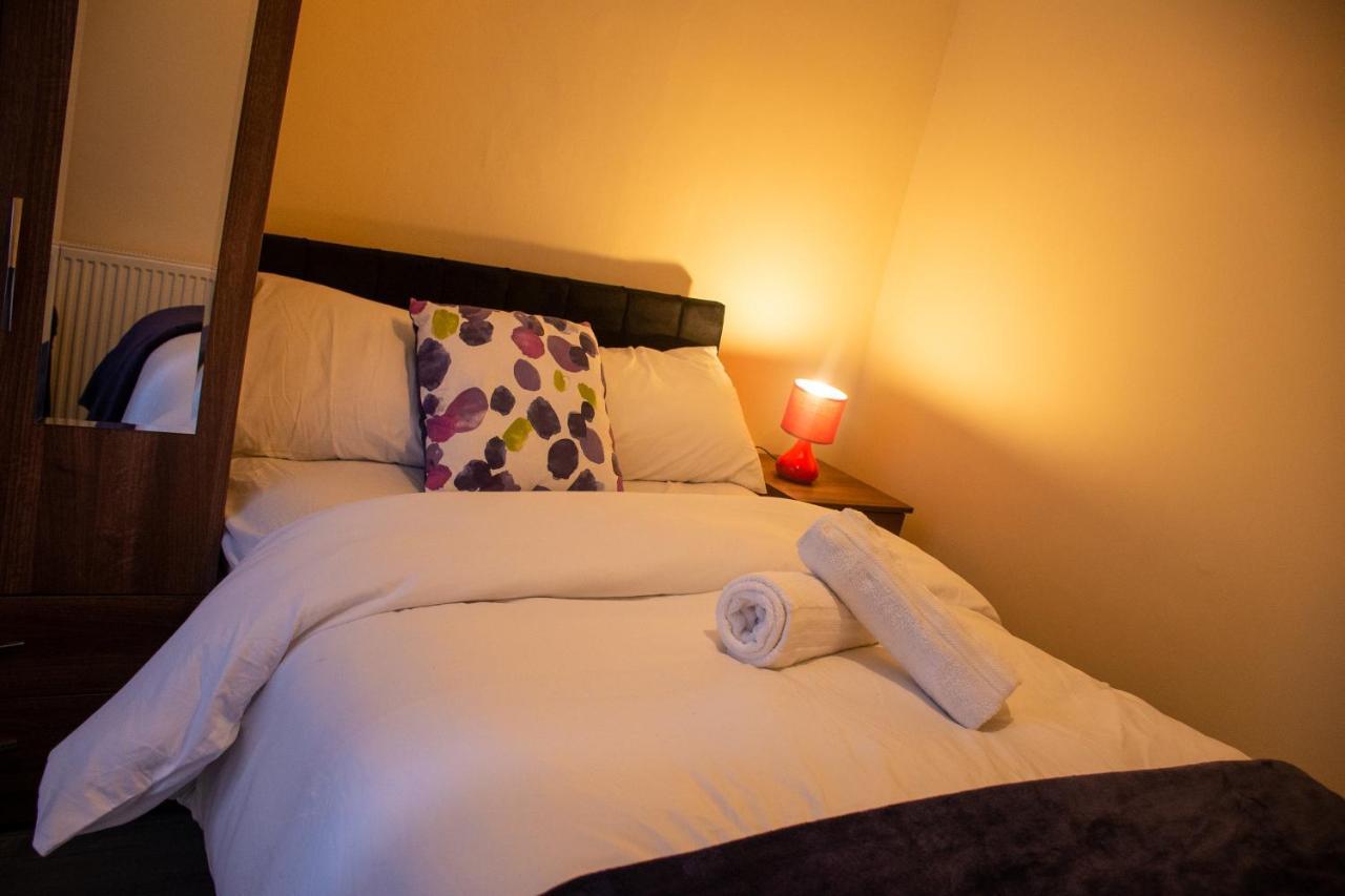Royale Green View House- Free Parking, Wifi, Perfect For Contractors And Holiday Northampton Kültér fotó
