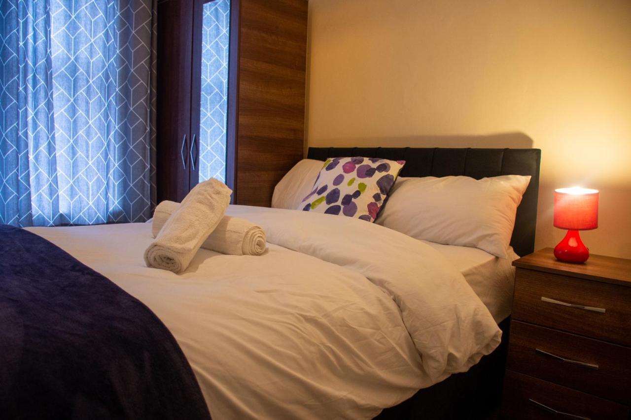 Royale Green View House- Free Parking, Wifi, Perfect For Contractors And Holiday Northampton Kültér fotó