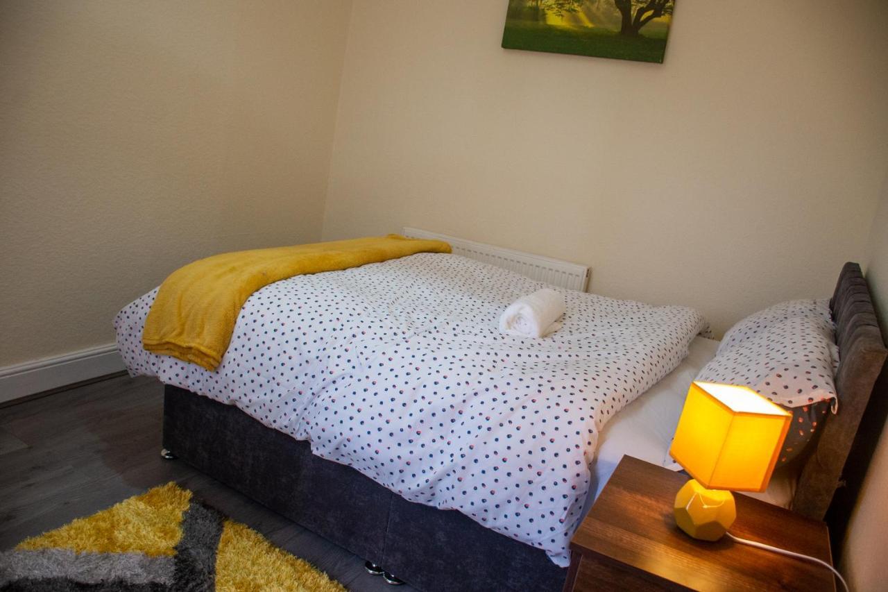 Royale Green View House- Free Parking, Wifi, Perfect For Contractors And Holiday Northampton Kültér fotó