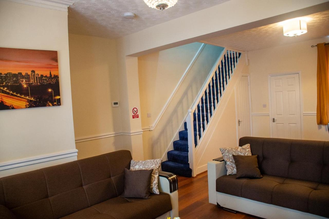 Royale Green View House- Free Parking, Wifi, Perfect For Contractors And Holiday Northampton Kültér fotó