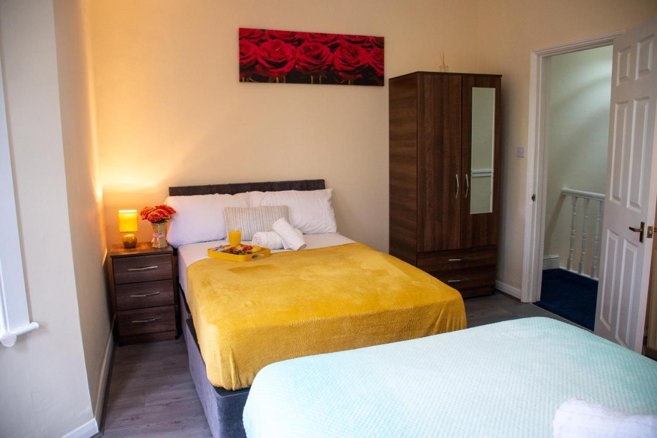 Royale Green View House- Free Parking, Wifi, Perfect For Contractors And Holiday Northampton Kültér fotó